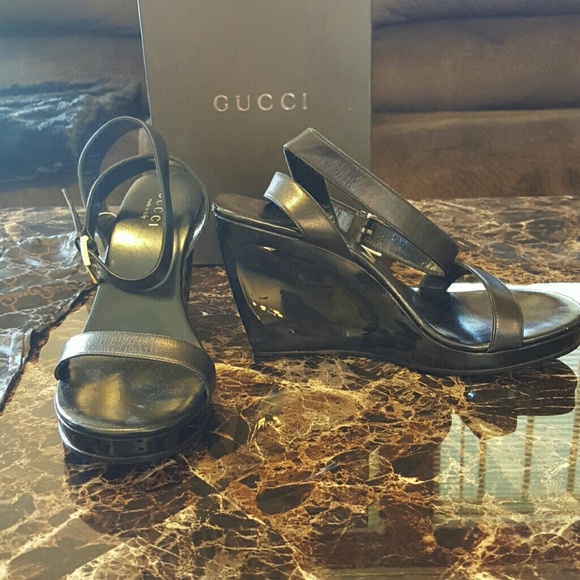 Nwot Gucci sandals