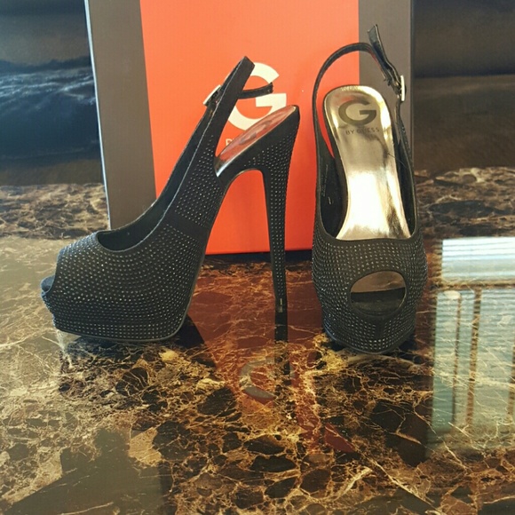 Beautiful black Guess pumps