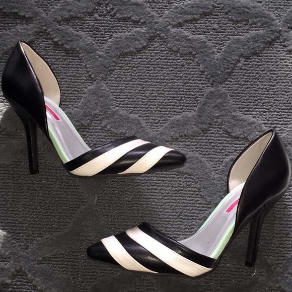 C Label Shoes - 🔲C Label Striped Pumps - you need a bold shoe!🔲