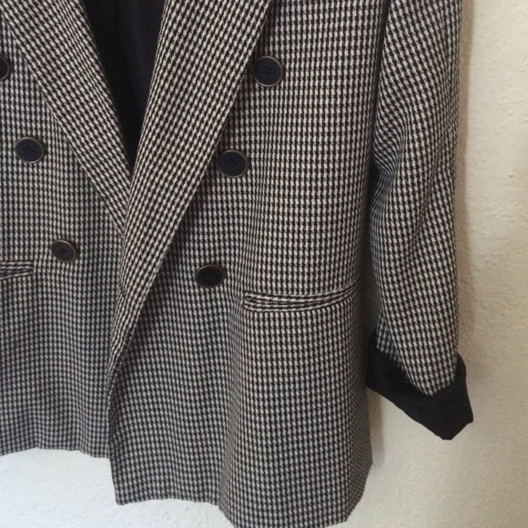 Blazer - Picture 2 of 2