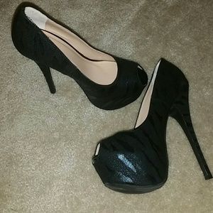 NEW! Liliana Black Peep Toe Heels Size 6 ❤OFFER❤