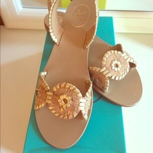 ✨NEW IN BOX JACK ROGERS✨