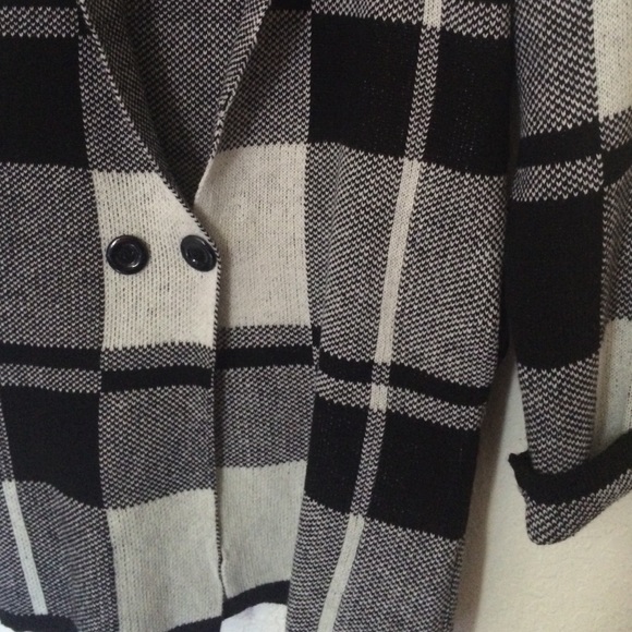 Cardigan - Picture 2 of 4