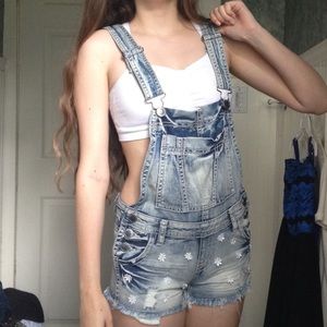 90's Denim daisy overalls
