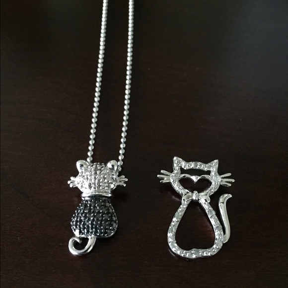 Silver cat necklace