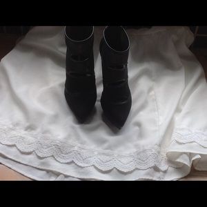 BCBG black size 6 bootie wedges