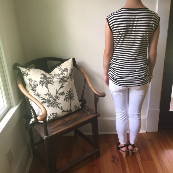 Vince Camuto Black & White Top - Picture 3 of 3