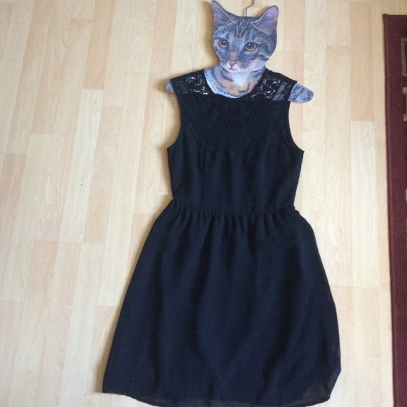 Dress - Picture 1 of 2