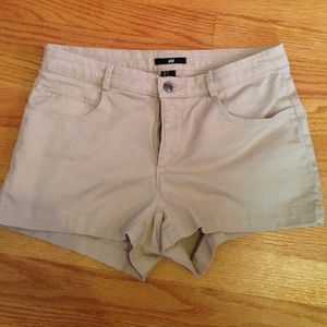 H&M khaki shorts