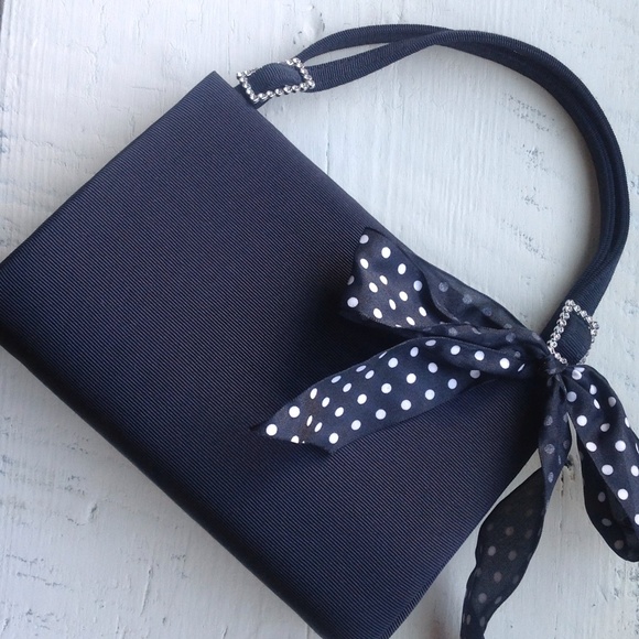 Kenneth Cole Reaction Handbags - 🎉🎉host pick 🎉Kenneth Cole reaction evening bag