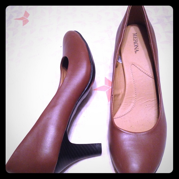 Classic Pumps