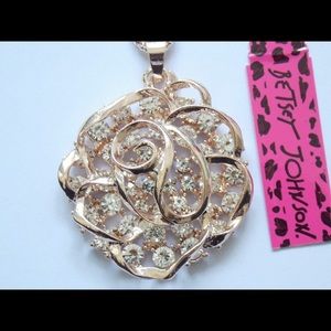 Rose Gold Flower Necklace