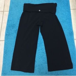 Black lululemon crops