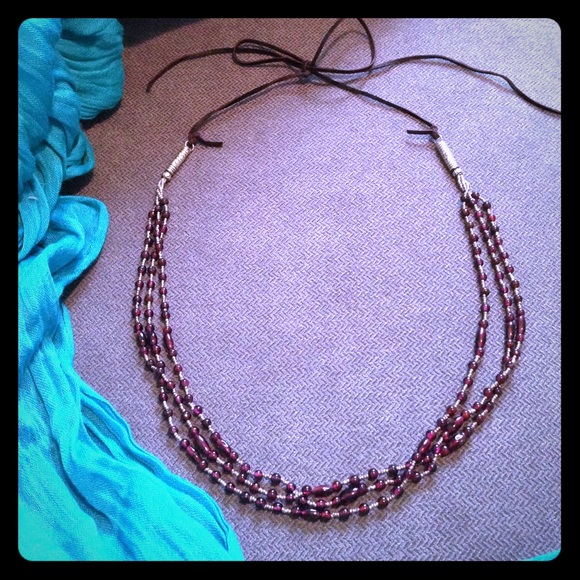 Jewelry - Stunning Glass Garnet Bead Necklace