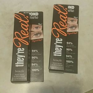 Benefit "they're real mascara"
