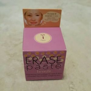 Benefit erase paste