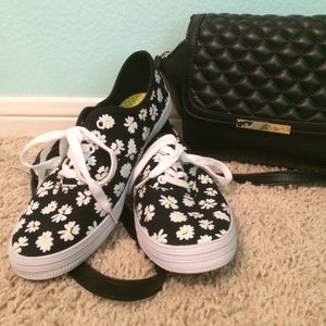 Daisy sneakers NWOT!