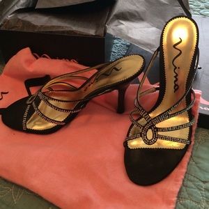 📣📦Moving sale!! Nina heels