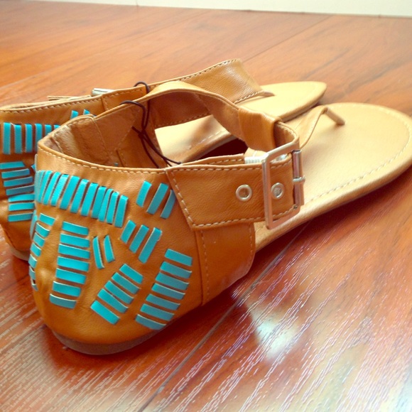 Shoes - ☀️Summer Sale☀️NWT Aztec Sandals