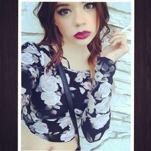 Long sleeved floral crop top✨