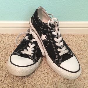 Black Converse!