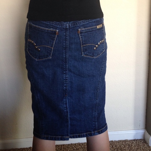 Denim pencil skirt - Picture 2 of 2