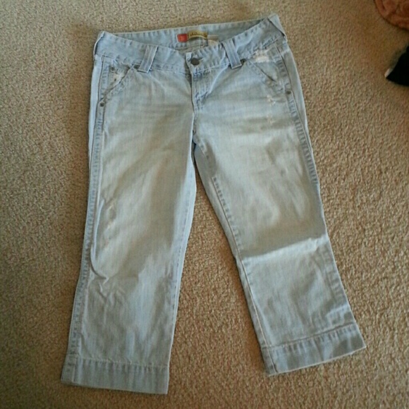 Stonewashed capri pants