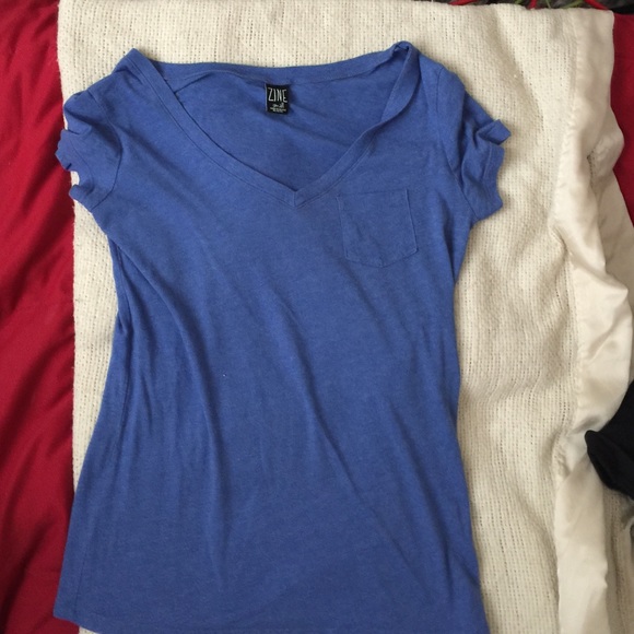 Zumiez blue pocketed vneck