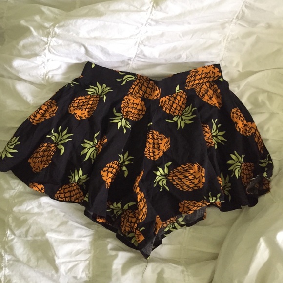 LF Pants - LF flowy pineapple shorts