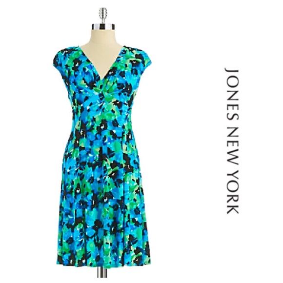Jones New York Dresses & Skirts - Jones New York Blue Floral Print Dress