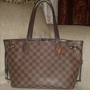 Sold!! Louis Vuitton Neverfull pm