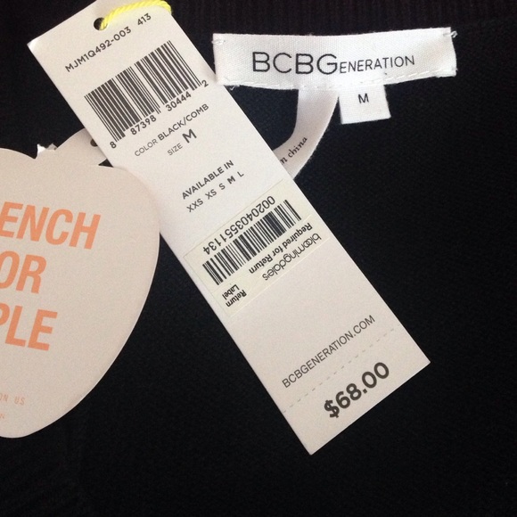 BCBGeneration Knit Black Crop Top w/ French Word - Picture 2 of 4