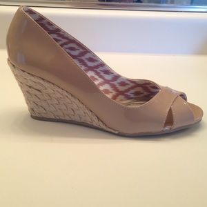 SUPER CUTE SUMMER WEDGES