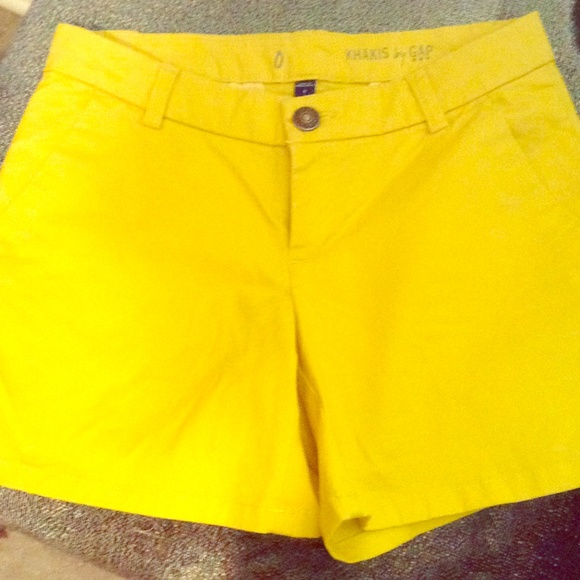Yellow gap shorts Clearance
