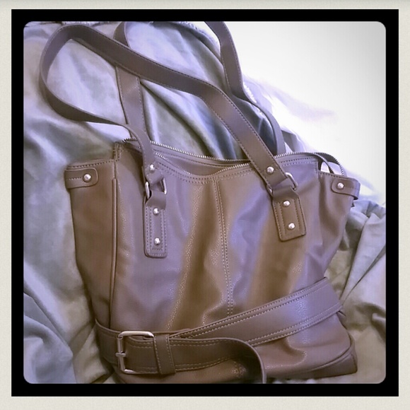 Handbags - 🎀3 FOR 10 🎀Taupe purse shoulder bag