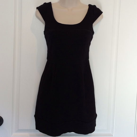 BCBGMaxAzria Dresses & Skirts - BCBGMaxAzria Little Black Dress Size 0