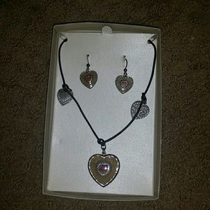 Necklace and earing set