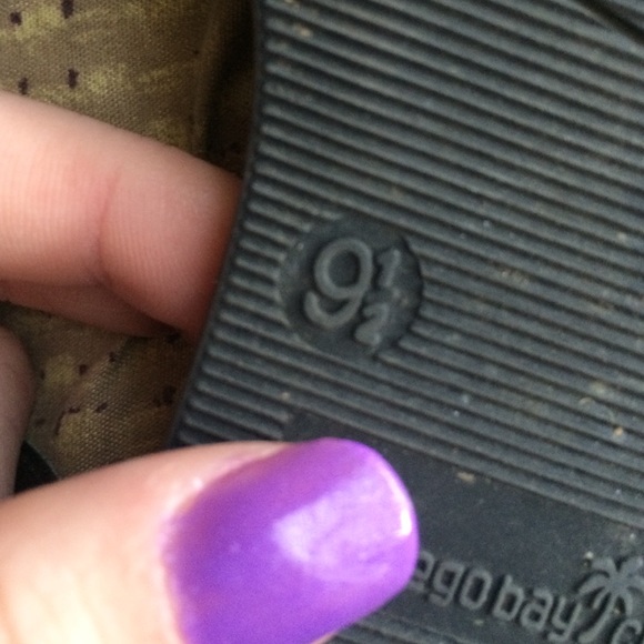 Sandals - Picture 2 of 2