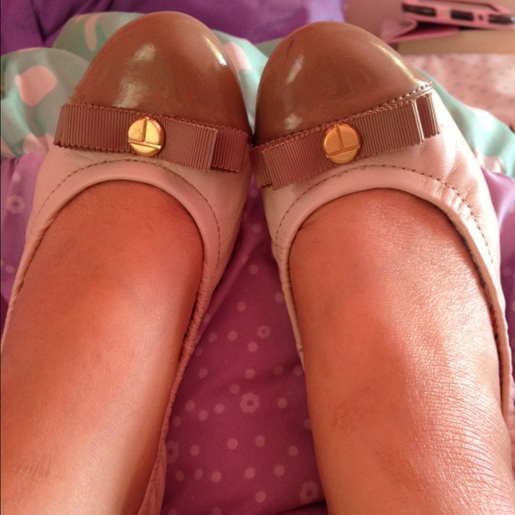 Tahari Shoes - Beige flat