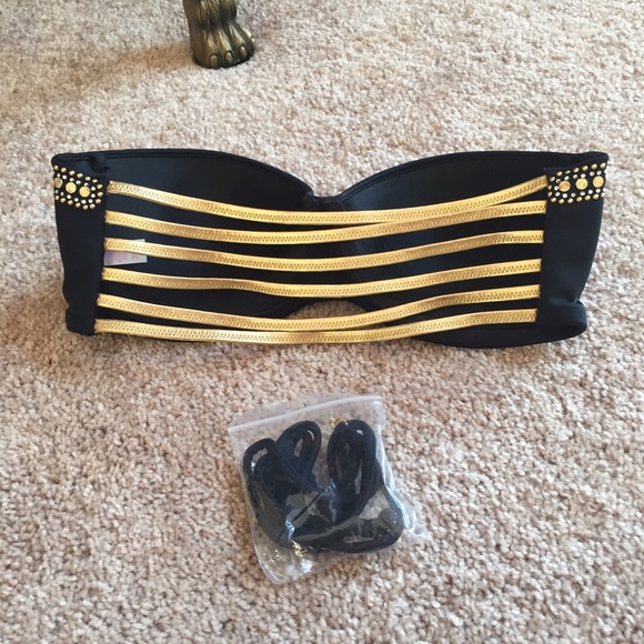 NWOT Victoria's Secret bikini top - Picture 2 of 3