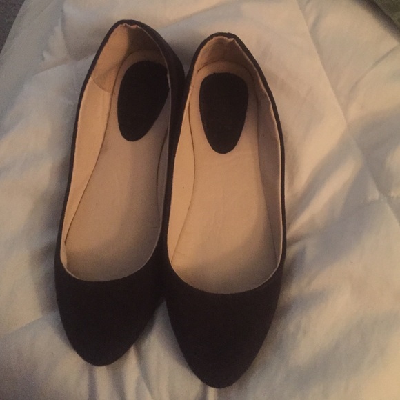 Flats - Picture 1 of 4
