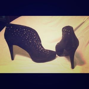 Gianni Bini SZ 9.5M black Suede jeweled Bootie
