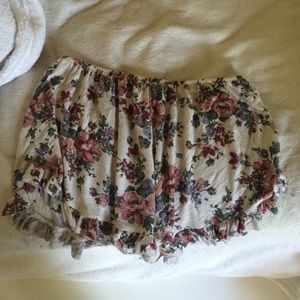 BRANDY MELVILLE soft floral shorts