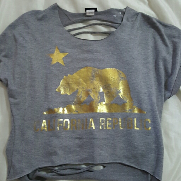 Loose Gray Cali Top - Picture 1 of 4