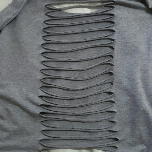 Loose Gray Cali Top - Picture 3 of 4