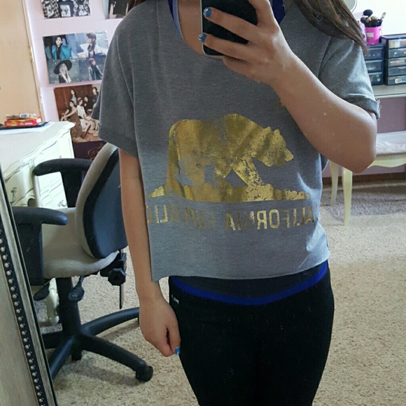 Loose Gray Cali Top - Picture 4 of 4