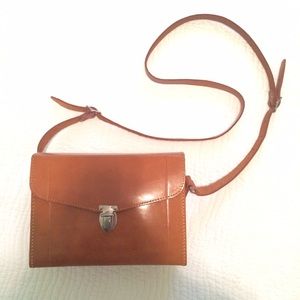 Vintage tan leather purse/camera case