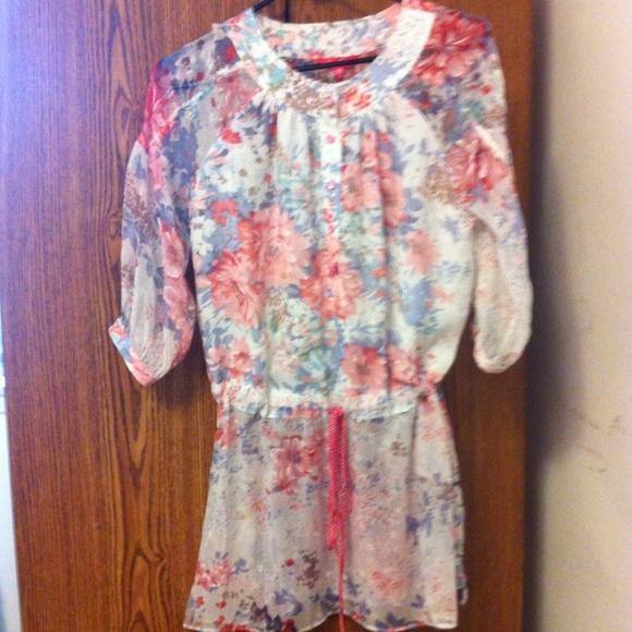 🆓 w/ purchase. Floral swim cover up