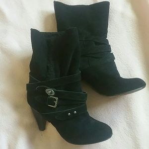 Super cute black boots