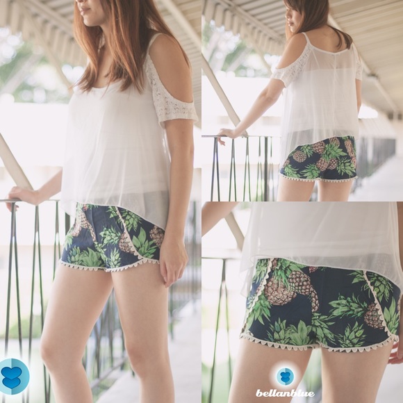 Pants - 🆕The FUN w/ PINEAPPLES woven shorts - BLACK